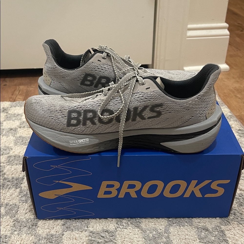 Brooks Hyperion 2 Running Shoes - Light Gray - Picture 7 of 7